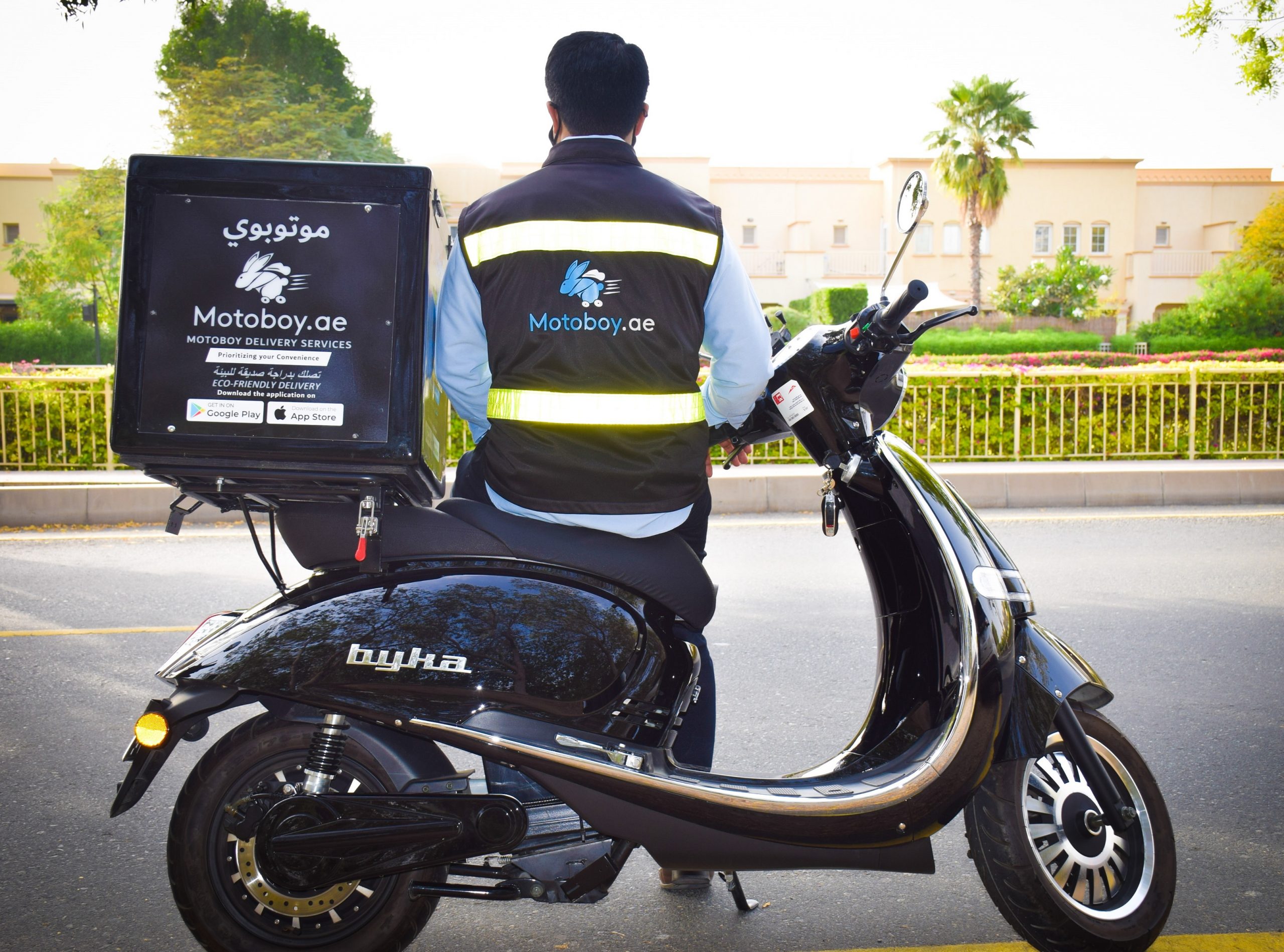 Electric motorcycle store for delivery