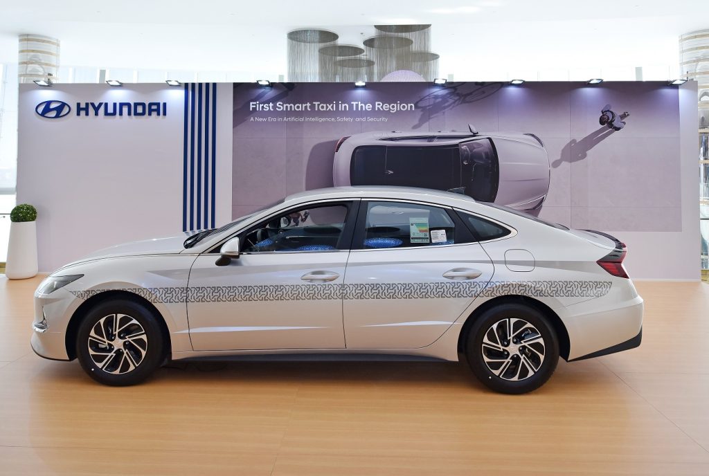 Hyundai Sonata Hybrid AI Taxi 1