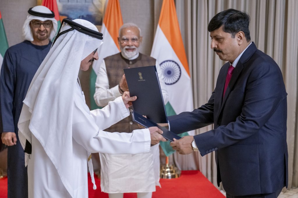 1920 2024 01 10gujaratanddpworldsignagreements