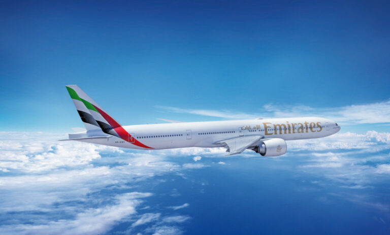 800 emiratesboeing777 newlivery